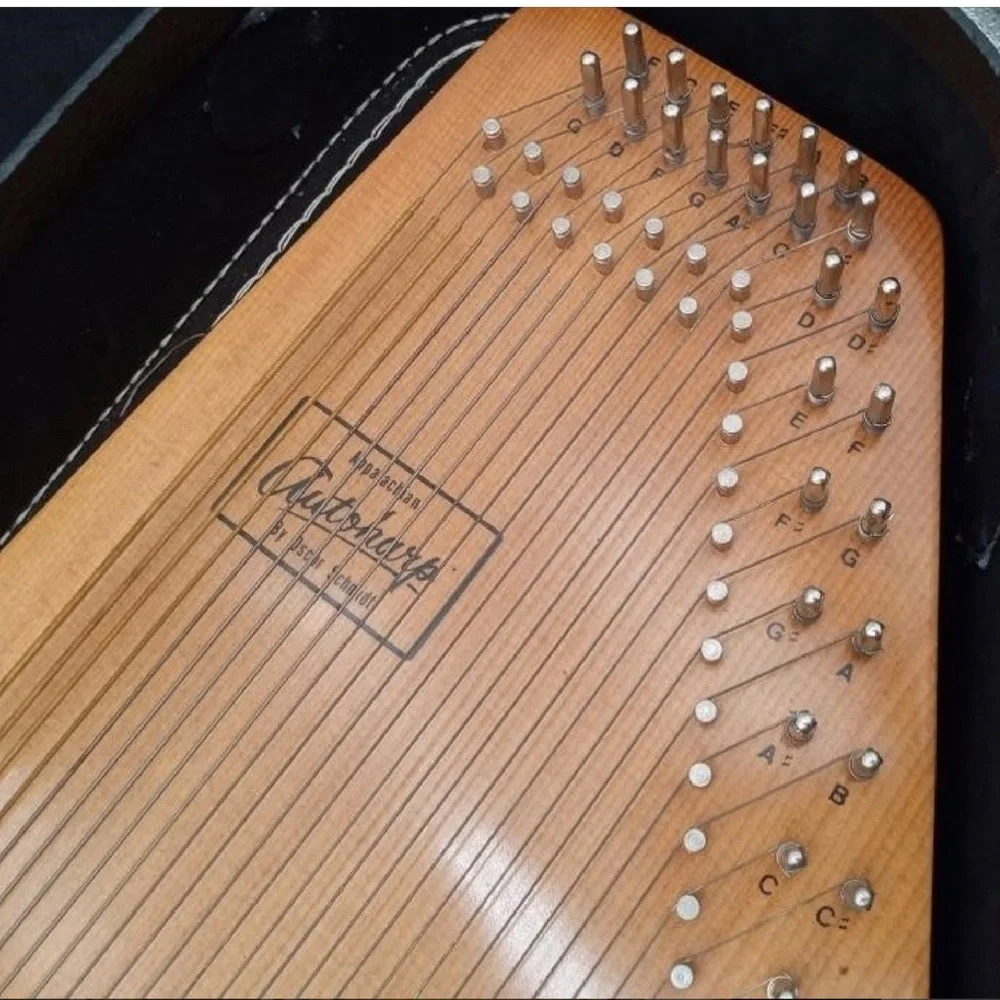 Oscar Schmidt Autoharp - Natural Wood Finish - Picture 8 of 14